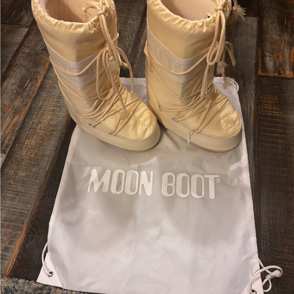 Moon Boot - Icon Cream Women's Boot